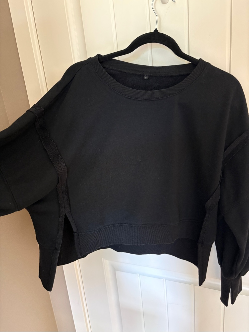 Women’s Black Cropped Sweatshirt - Brand Unspecified